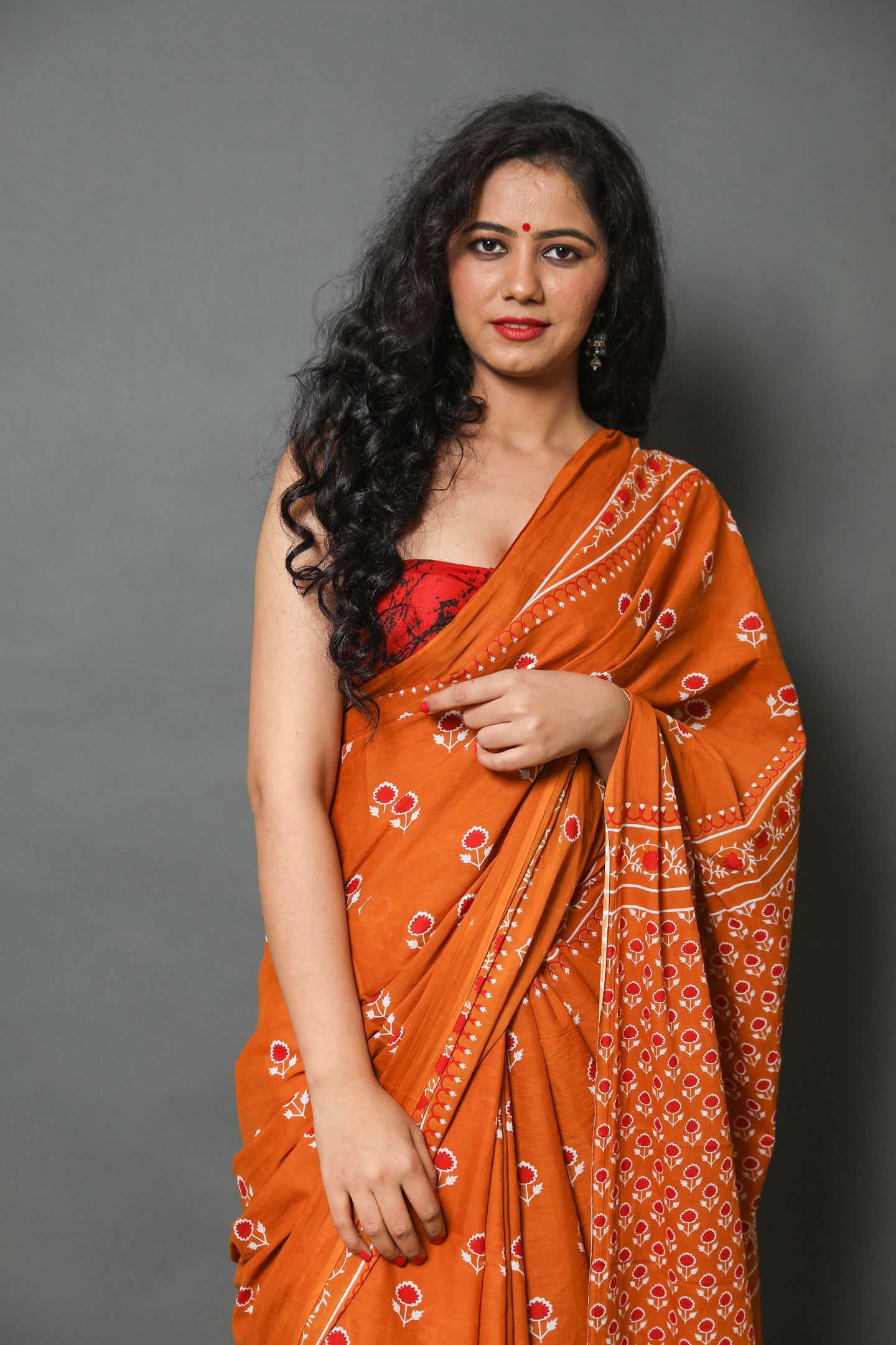 ROVIM Jaipuri Hand Block Printed Cotton Mulmul Saree with Blouse – Soft, Lightweight & Skin-Friendly | Traditional Ethnic Wear for Women