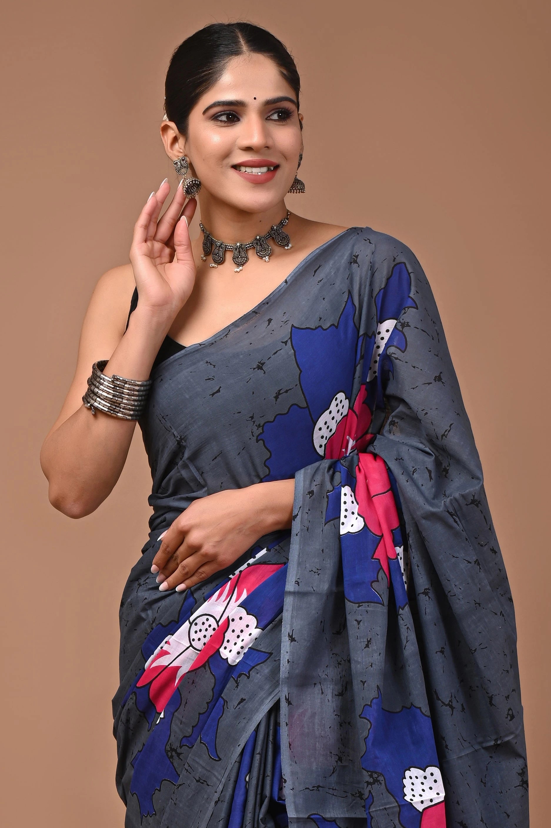 Grey Diamond Hand Block Batik Printed Cotton Mulmul Saree with Blouse for Women