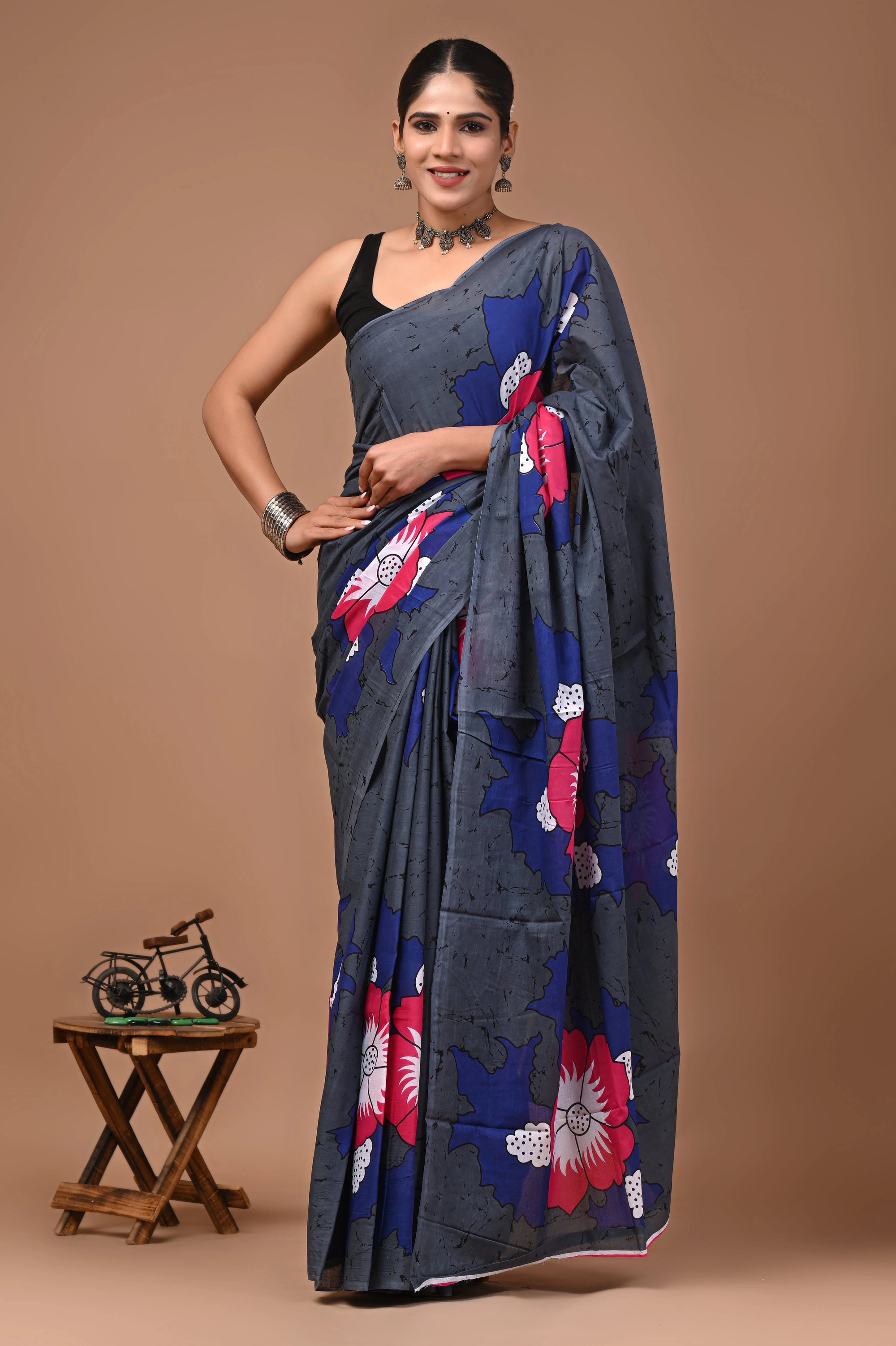 Grey Diamond Hand Block Batik Printed Cotton Mulmul Saree with Blouse for Women